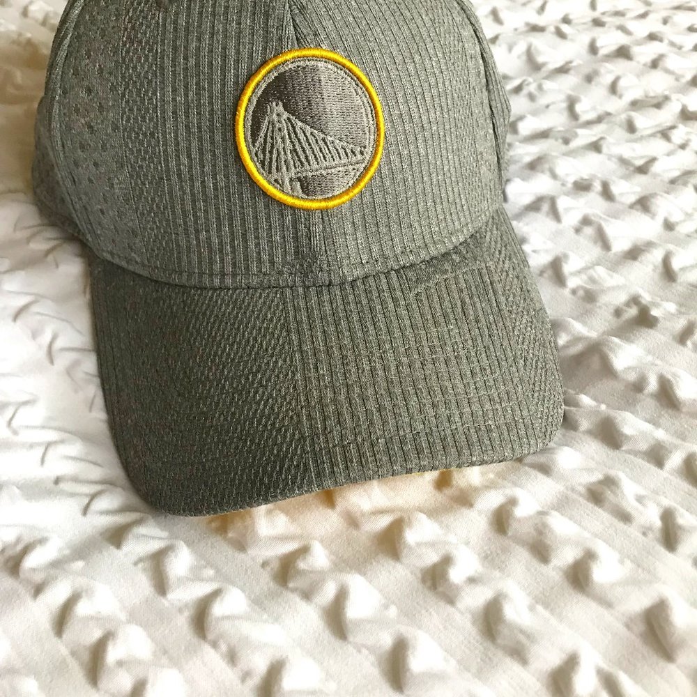 NBA New Era Golden State Warriors Gray/Gold Cap, Size Large/XLarge